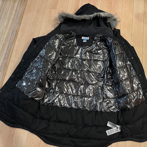 Columbia Women’s Jacket - Picture 3 of 8